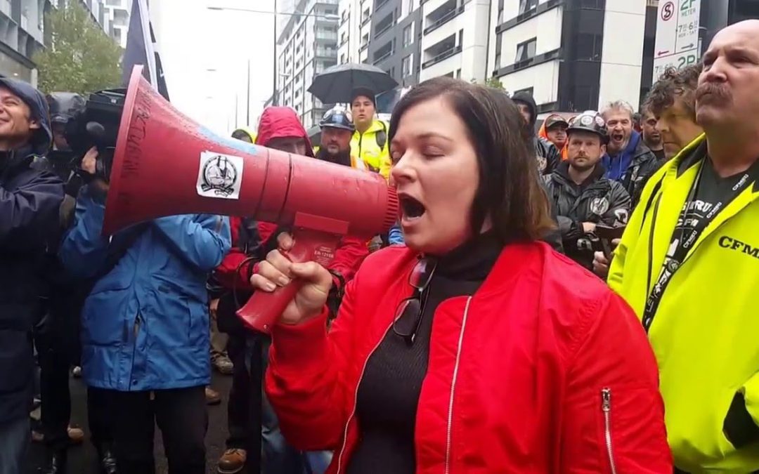 Bendigo Labor MP Lisa Chesters rallies for unpaid workers